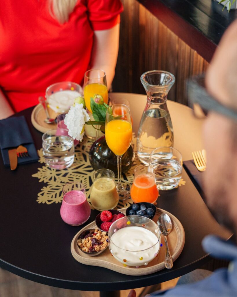 Aamiainen Cocktail Loungessa